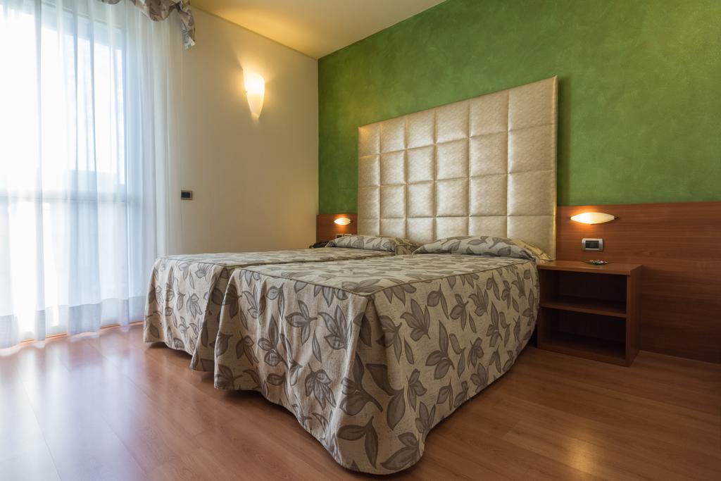 Single Room,339606124:JPEG