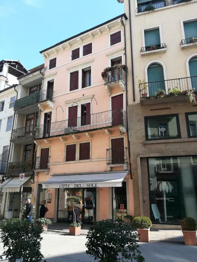 Appartamento con 2 Camere da Letto