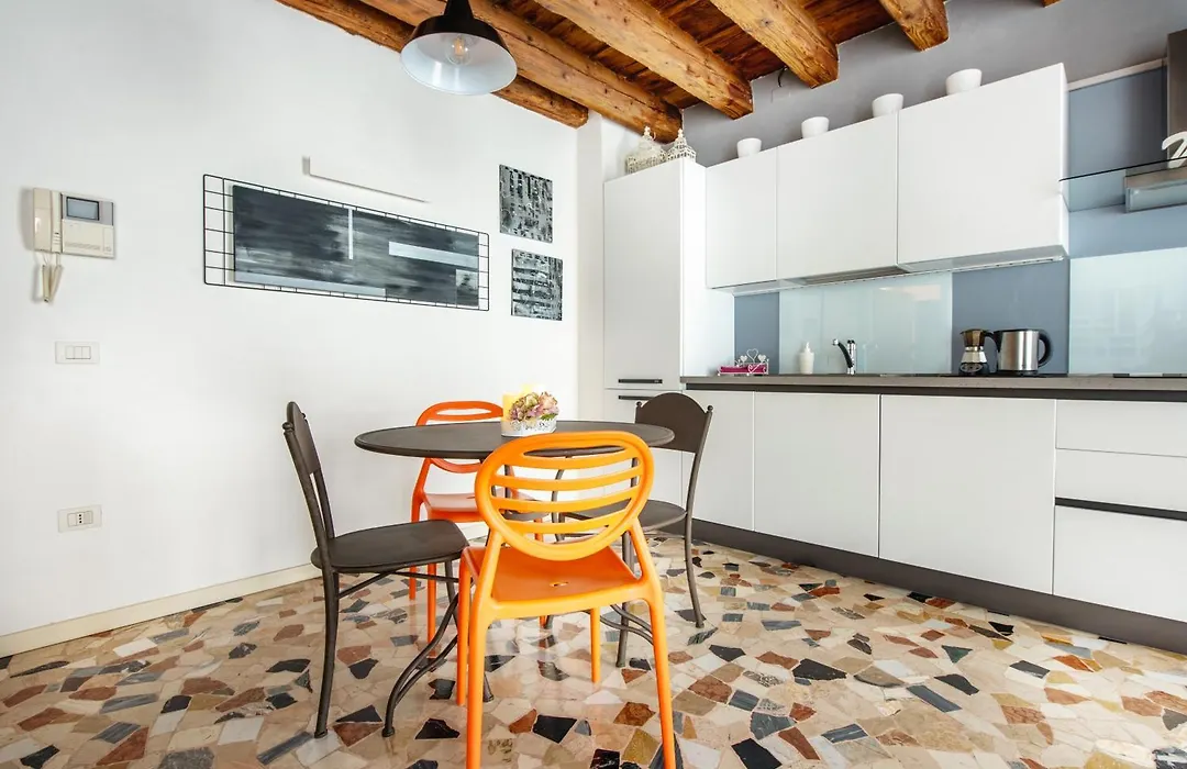 Lovely Apartment In Vicenza-1