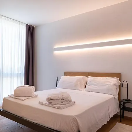 Attico di Design a 5 min da Centro e Fiera-2