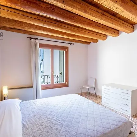 Vittoria Apartments: Palladio 2-2