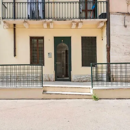 River View Apartment - Centro Storico-3