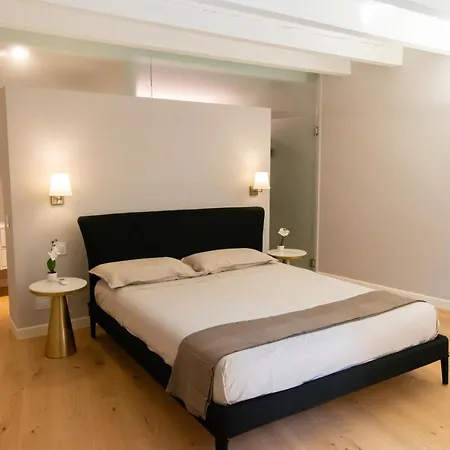 Vicenza-Elegant&Central Apt near Basilica Palladio-2