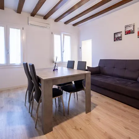 Corpus Domini Downtown Flat-3