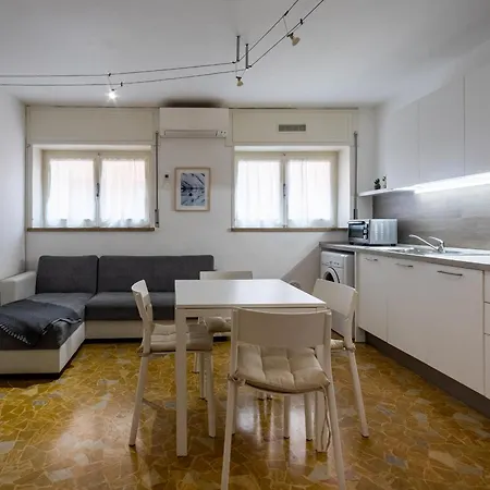 White House Studio in Vicenza-3