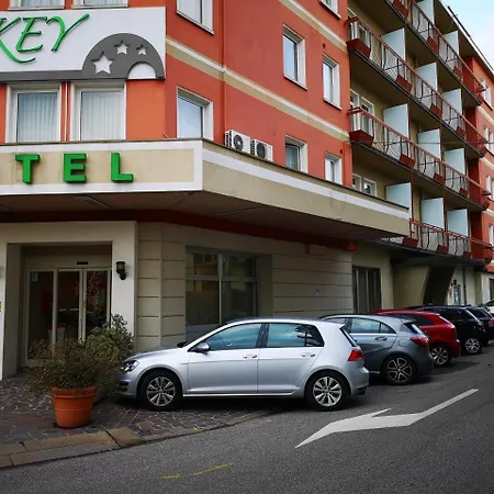 Key Hotel-2