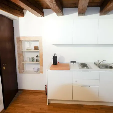 Ponte Degli Angeli Studio Apartment-3